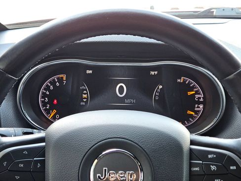 Used 2022 Jeep Grand Cherokee Laredo X AWD/4WD image 16