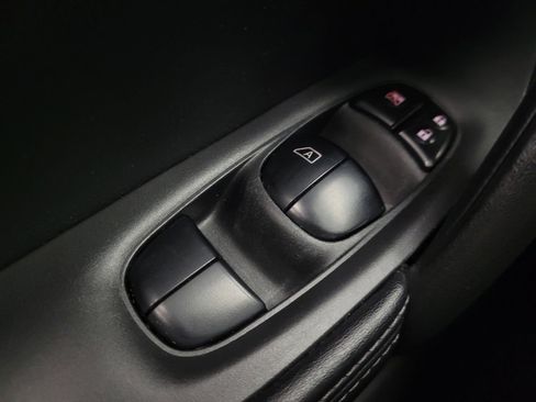 Used 2018 Nissan Rogue Sport S w/ S Appearance Package image 27