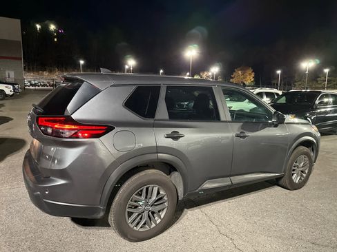 Used 2024 Nissan Rogue S image 3