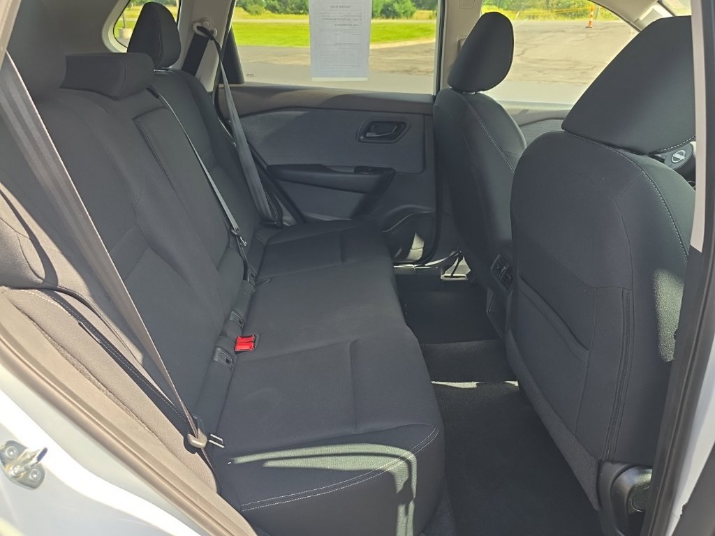Used 2023 Nissan Rogue S AWD/4WD image 24