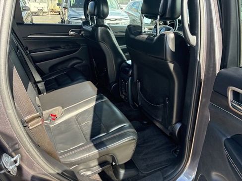 Used 2016 Jeep Grand Cherokee Limited AWD/4WD image 29