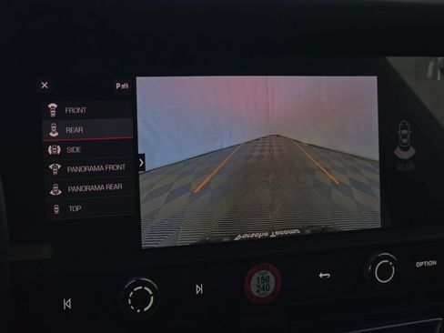 Certified 2025 Porsche Macan AWD/4WD image 40
