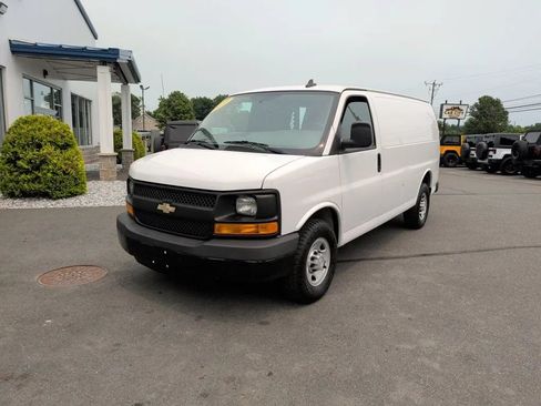Used 2016 Chevrolet Express 2500 RWD image 25