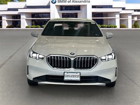 Used 2024 BMW 530i xDrive w/ Premium Package AWD/4WD image 2