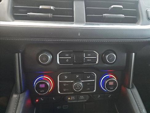 Used 2022 Chevrolet Tahoe Z71 image 16