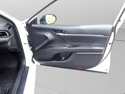 Certified 2023 Toyota Camry SE FWD image 17