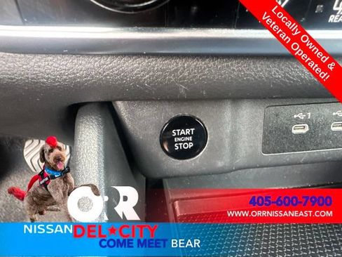 Used 2025 Nissan Rogue SV FWD image 29