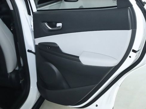 Used 2022 Hyundai Kona Limited w/ Cargo Package image 33