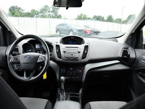 Used 2017 Ford Escape SE AWD/4WD image 19