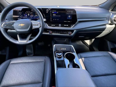 Used 2026 Chevrolet Equinox LT w/ Convenience Package II FWD image 15