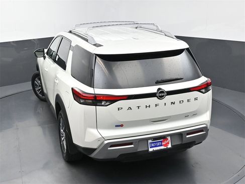 Used 2024 Nissan Pathfinder SL image 36