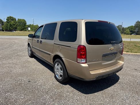 Used 2006 Chevrolet Uplander LS w/ Climate Package FWD image 6
