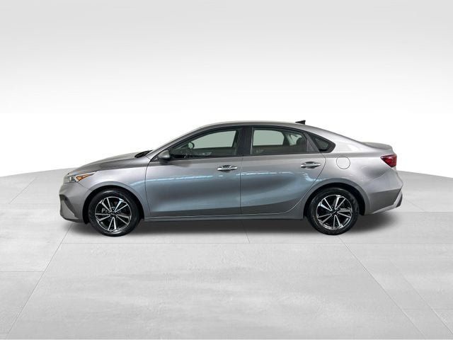 Used 2023 Kia Forte LXS FWD image 3