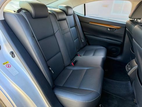 Used 2014 Lexus ES 300h w/ Premium Package w/Bamboo Trim FWD image 23
