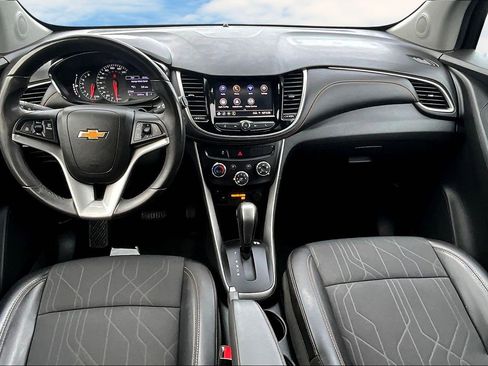 Used 2020 Chevrolet Trax LT w/ LT Convenience Package image 7