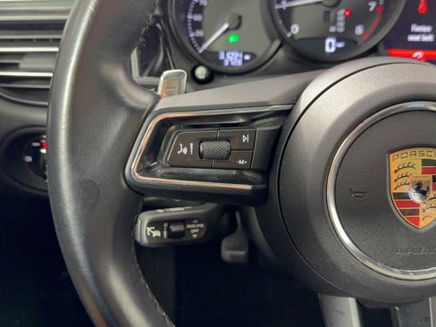 Used 2024 Porsche Macan AWD/4WD image 18