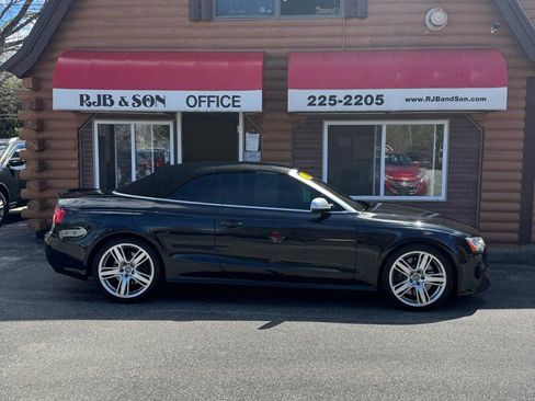 Used 2013 Audi RS 5 Cabriolet AWD/4WD image 2