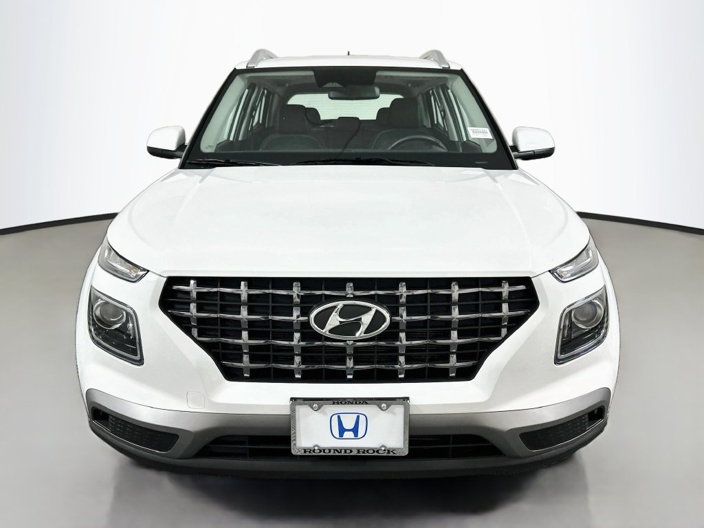 Used 2026 Hyundai Venue SEL FWD image 2