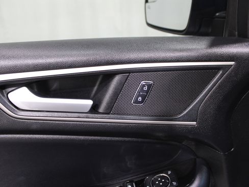 Used 2018 Ford Edge SEL w/ Equipment Group 201A image 8