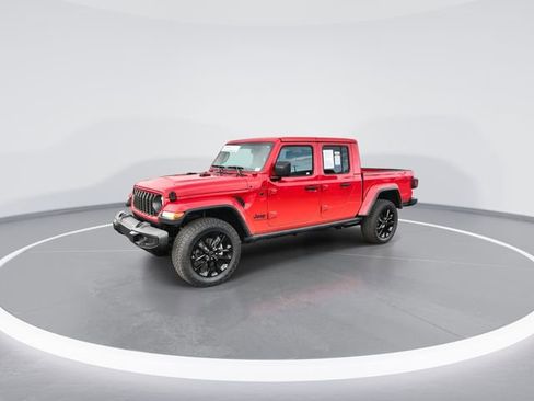 Used 2025 Jeep Gladiator Sport image 4