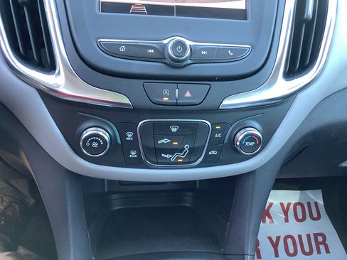 Used 2023 Chevrolet Equinox LS image 18