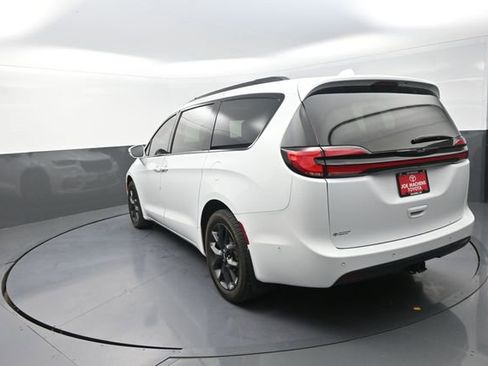 Used 2022 Chrysler Pacifica Limited w/ S Appearance Package AWD/4WD image 52