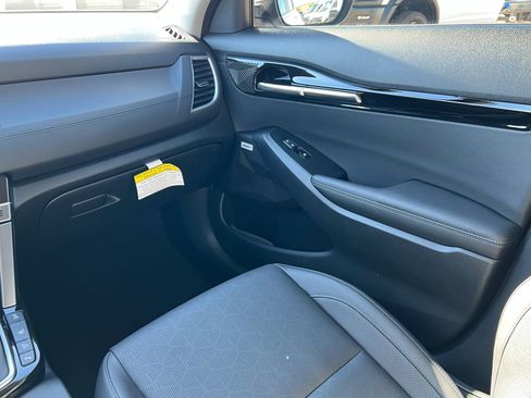 Used 2025 Kia Seltos SX image 11