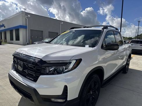 Used 2025 Honda Ridgeline Black Edition image 3