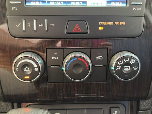Used 2017 Chevrolet Traverse LT w/ Style and Technology Package FWD image 40
