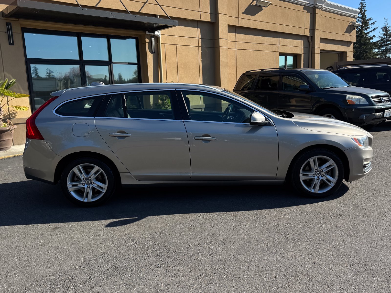 Used 2015 Volvo V60 T5 Premier FWD image 8