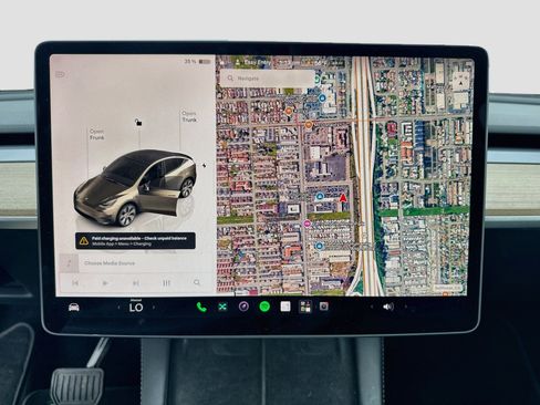 Used 2023 Tesla Model Y Long Range AWD/4WD image 9