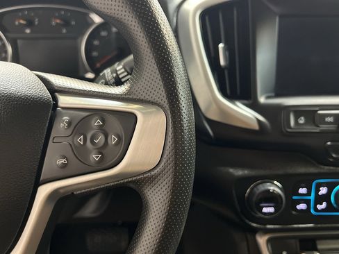 Used 2024 GMC Terrain SLE w/ Driver Convenience Package image 29