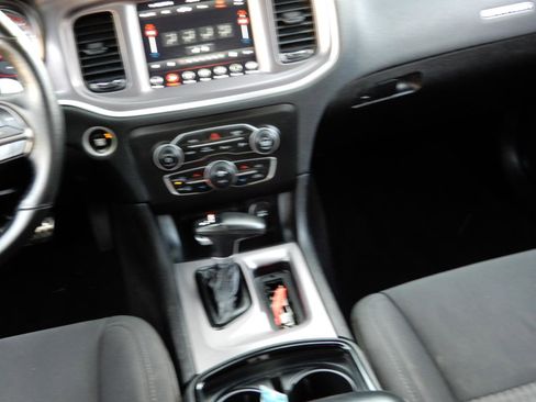 Used 2019 Dodge Charger R/T w/ Blacktop Package image 18