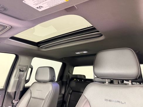 Used 2025 GMC Sierra 1500 Denali AWD/4WD image 28