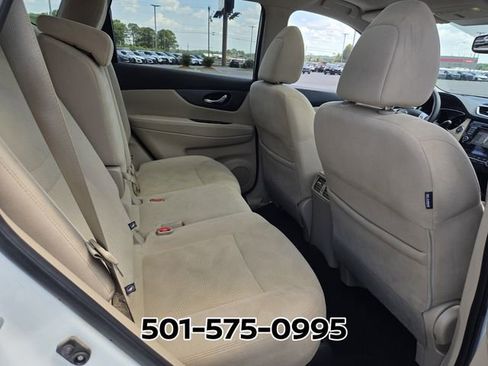 Used 2016 Nissan Rogue SV w/ SV Premium Package AWD/4WD image 17