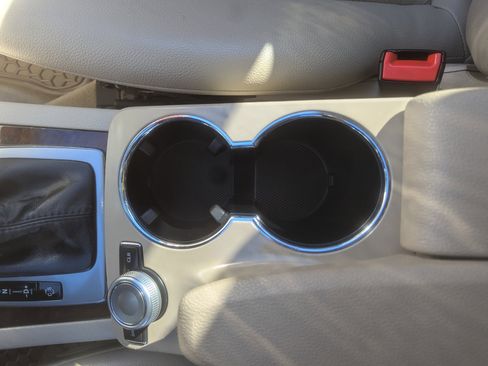 Used 2010 Mercedes-Benz GLK 350 4MATIC image 27