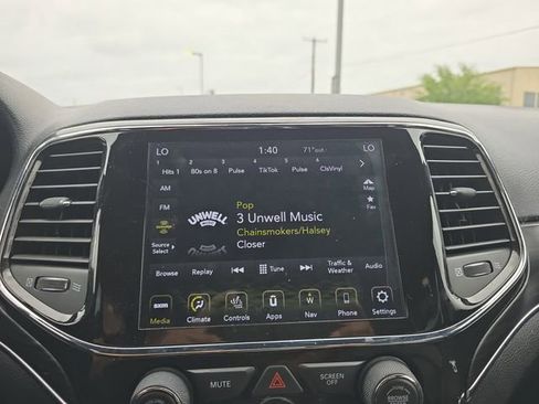 Used 2022 Jeep Grand Cherokee Limited w/ Tech Group image 8