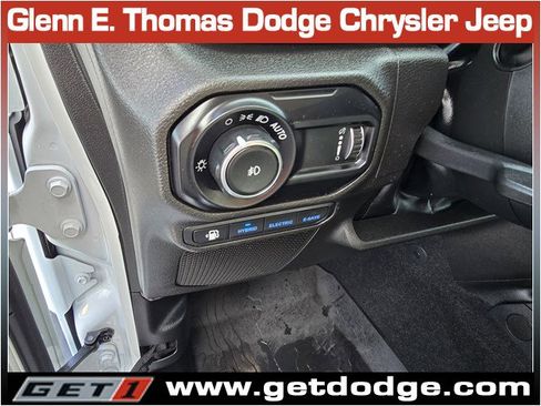 Used 2023 Jeep Wrangler Sahara w/ Safety Group image 21