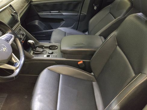 Used 2020 Volkswagen Atlas Cross Sport SE w/ Panoramic Sunroof Package AWD/4WD image 17