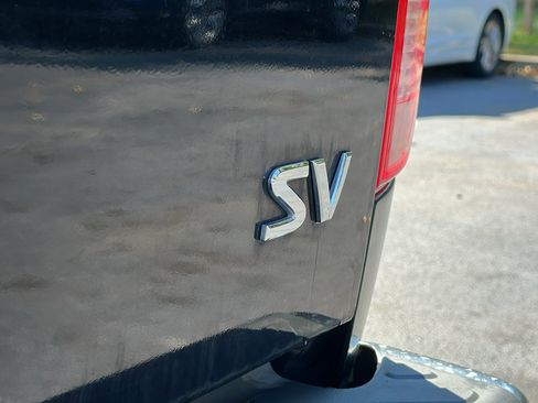 Used 2018 Nissan Frontier SV image 9