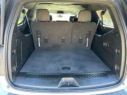 Used 2021 Chevrolet Suburban LT image 19