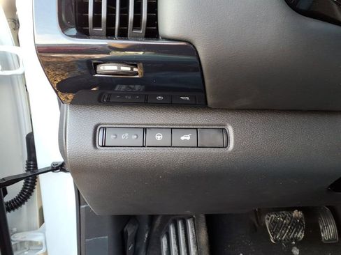 New 2026 Nissan Pathfinder SV image 18