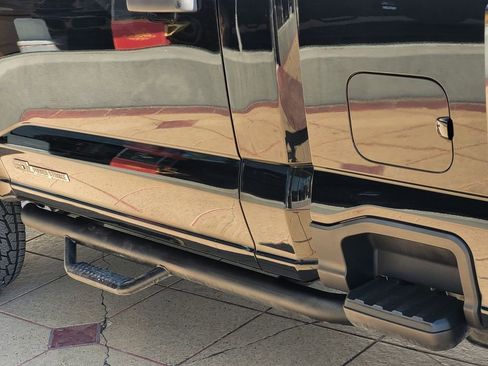 Used 2023 Ford F350 XLT w/ FX4 Off-Road Package image 10