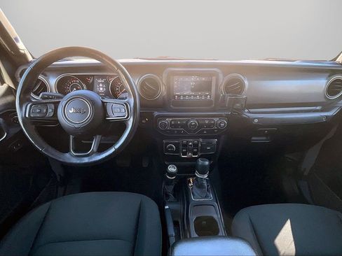 Certified 2022 Jeep Gladiator Willys image 15