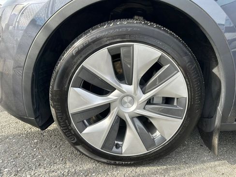 Used 2023 Tesla Model Y Long Range image 58