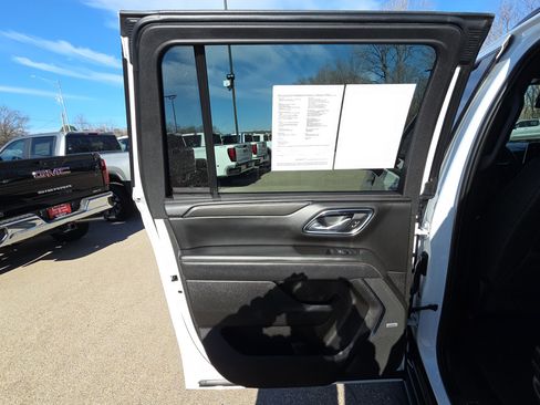 Used 2023 GMC Yukon XL AT4 image 27