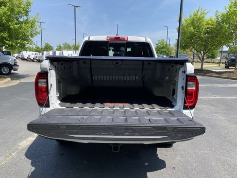 Used 2024 GMC Canyon Elevation w/ Convenience Package image 11