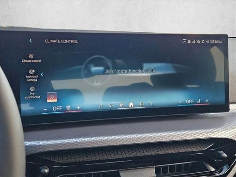 New 2026 BMW 330i Sedan w/ M Sport Package image 11