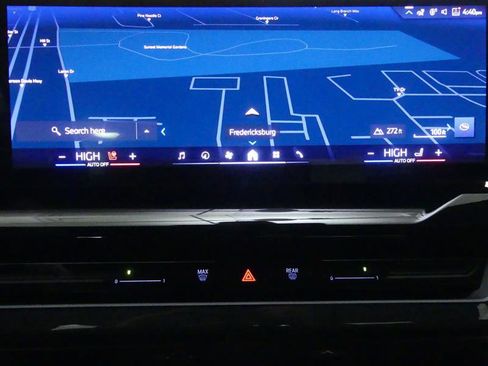 Used 2025 BMW 530i xDrive w/ Premium Package image 10