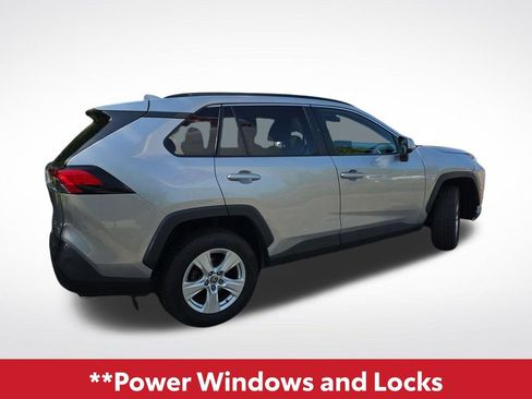Used 2021 Toyota RAV4 XLE AWD/4WD image 5